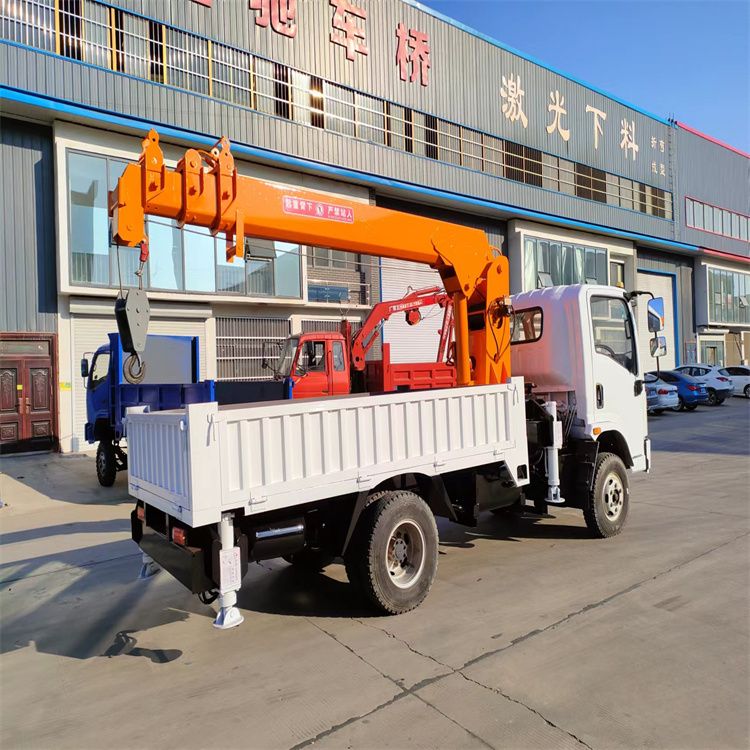 忻府区三轮随车吊定制 农用改装机自备吊中瑞长期出售