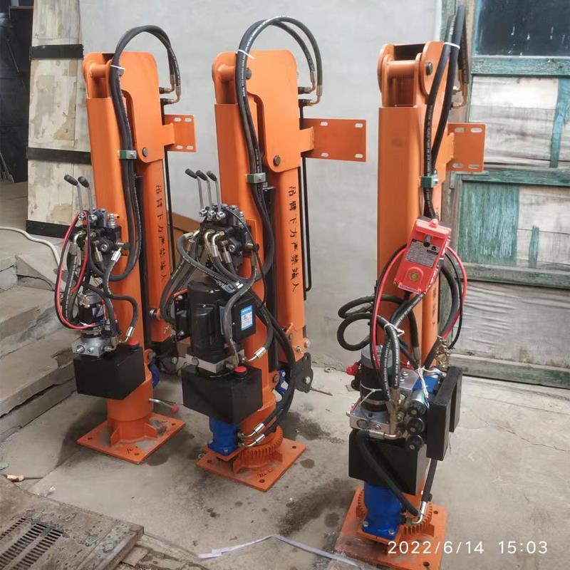 忻府区重汽蓝牌随车吊 3.2吨 国六动力强 液压驱动 农用自卸起重机